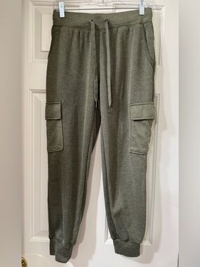 Women’s Olive Cargo Jogger Pants - Casual Comfort - Medium